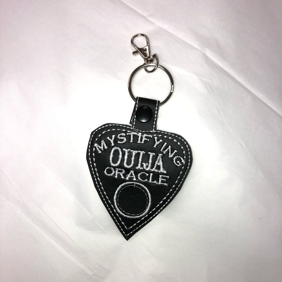 Ouija board planchette key chain - Picture 2 of 4